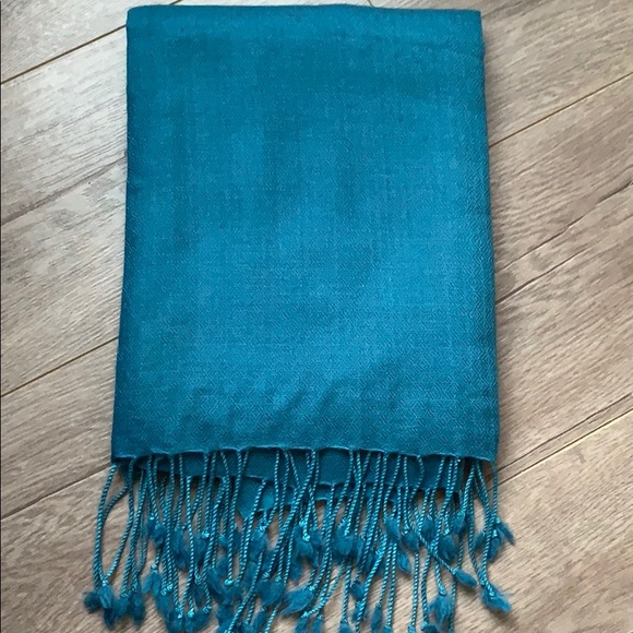 Cashmere Scarf 🧣 - Picture 5 of 6
